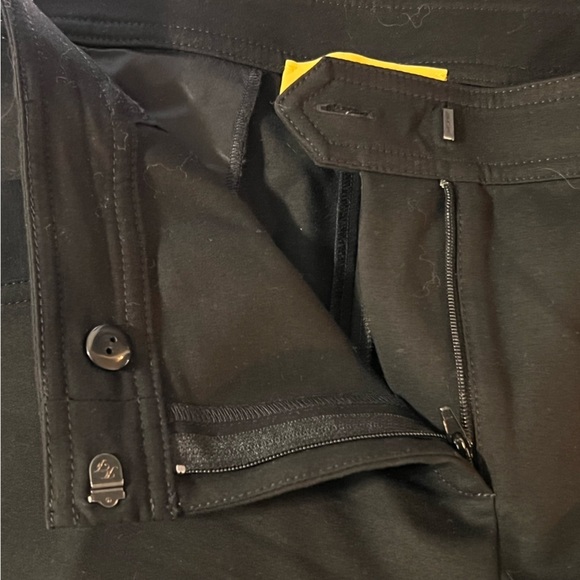 St John Black Cropped Cargo Pants Size 12 - Picture 12 of 13